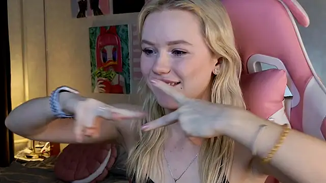 LexieLoree online show from 01.24.25