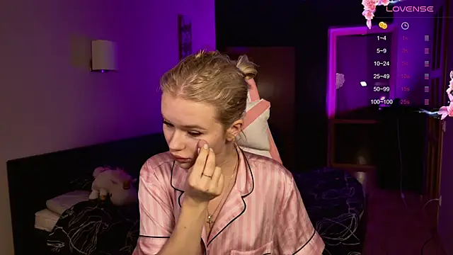 LexieLoree online show from 03.16.25