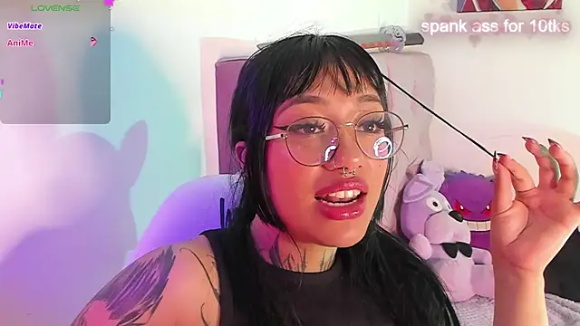 Akari1 Mischief online show from 01.04.25