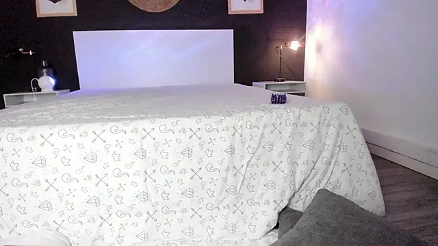 VioletPaket online show from 01.27.25