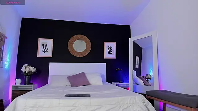 VioletPaket online show from 02.21.26