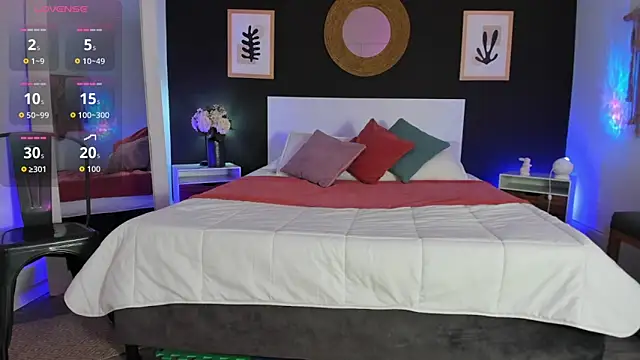 VioletPaket online show from 04.09.26