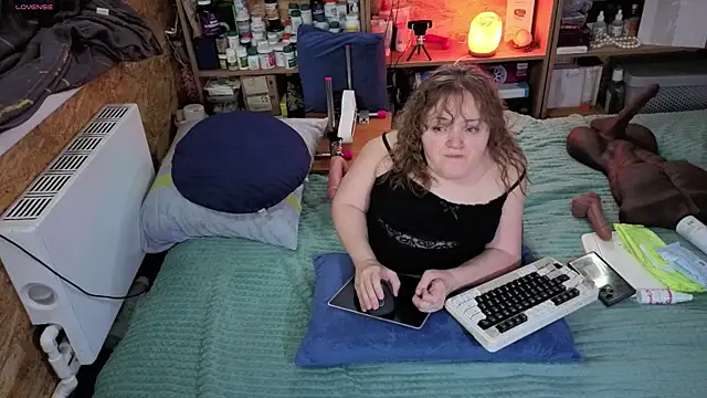 MiniNatalie online show from 11.25.25