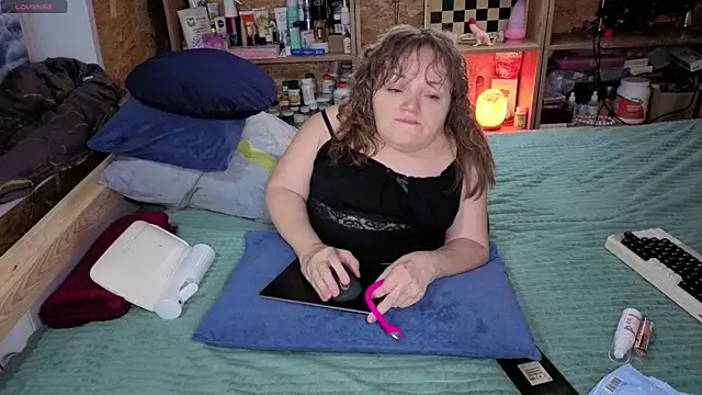 MiniNatalie online show from 12.04.25