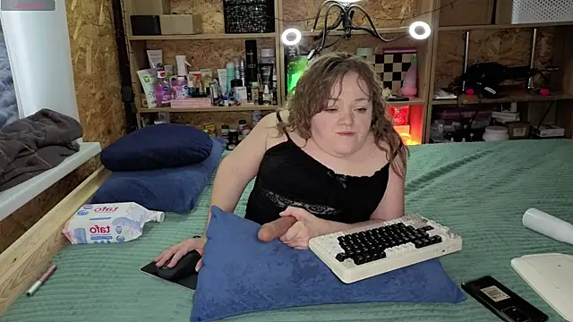 MiniNatalie online show from 12.23.25