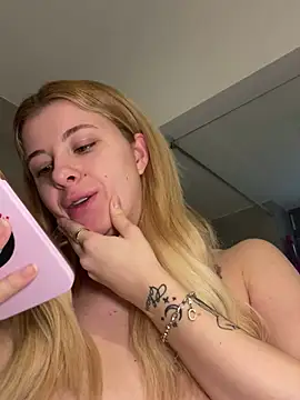 Mia-Minou online show from 02.06.25