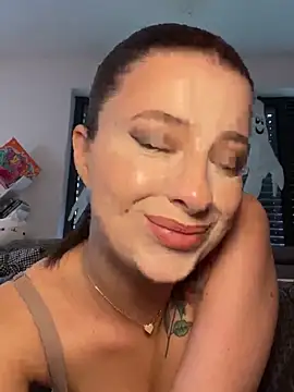 Mia-Minou online show from 10.08.25