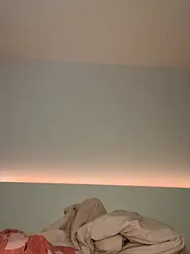 Mia-Minou online show from 03.15.26