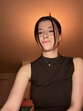 Mia-Minou online show from 04.07.26