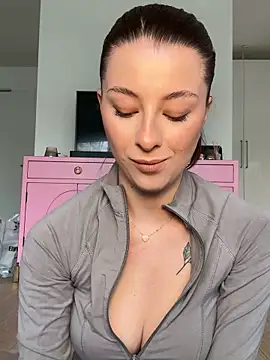 Mia-Minou online show from 04.09.26