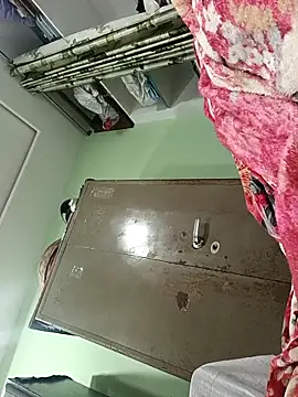 Snapshot of PVNRAO0831 chatting on 10.18.25 PVNRAO0831 online show from 10.18.25