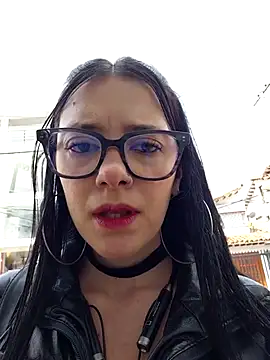 Isabella 21x online show from 10.22.25