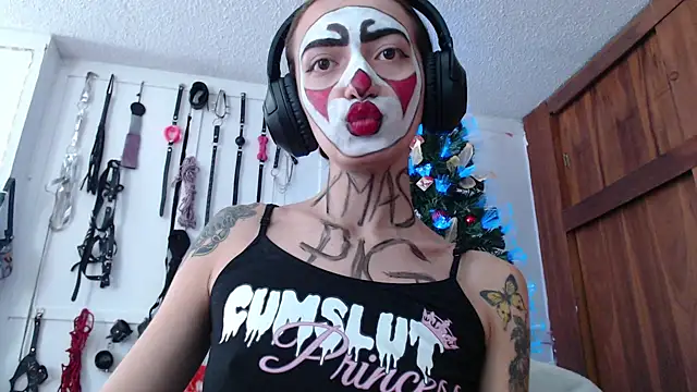 Eloise-brown online show from 12.23.24