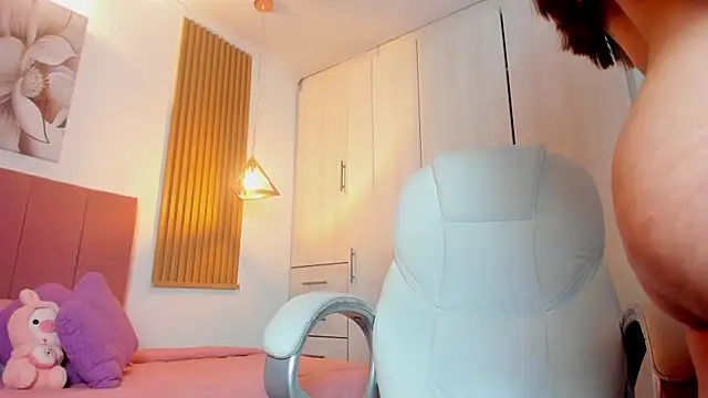 mia nevaeh online show from 01.26.25