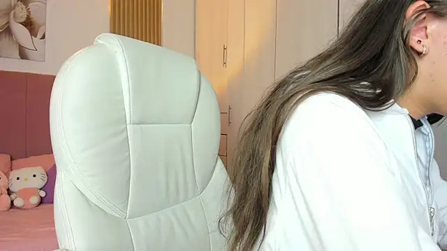 mia nevaeh online show from 03.07.25