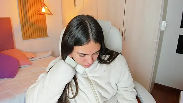 mia nevaeh online show from 03.12.25