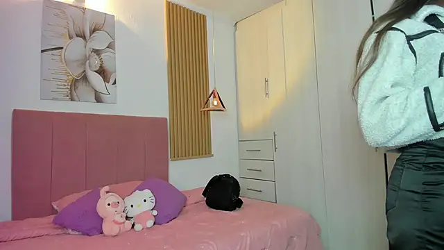 mia nevaeh online show from 09.16.25