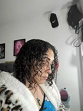 Corina hot online show from 03.20.25