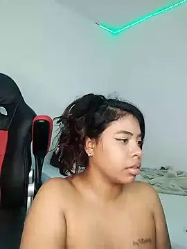 Snapshot of Fanny_Klean chatting on 12.26.24 Fanny Klean online show from 12.26.24