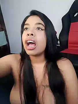 Snapshot of Fanny_Klean chatting on 01.31.25 Fanny Klean online show from 01.31.25