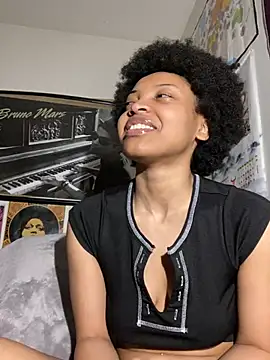 KimiAqua online show from 02.26.25