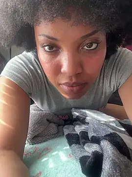 KimiAqua online show from 03.11.25