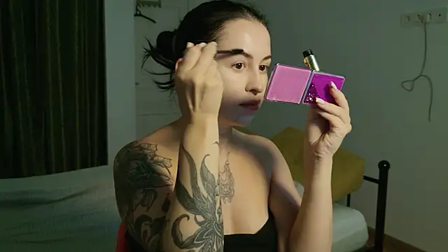 VioletCatt online show from 10.04.25