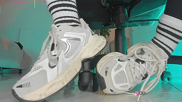 charlotte  grey online show from 11.18.25