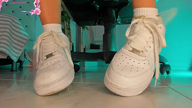 charlotte  grey online show from 01.31.26