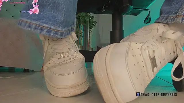 charlotte  grey online show from 02.11.26