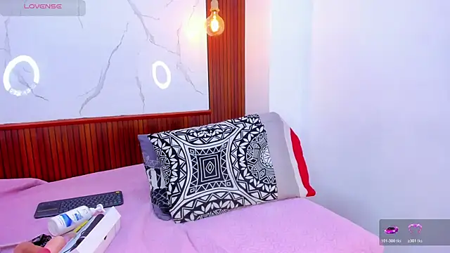 Mia thompson 19 online show from 04.12.26