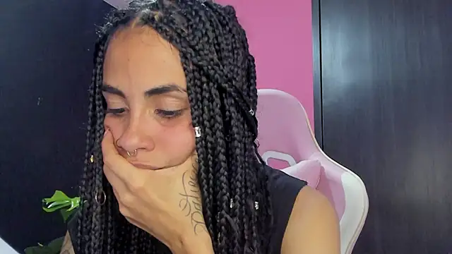 Snapshot of Juanadearco5 chatting on 12.07.24 Juanadearco5 online show from 12.07.24