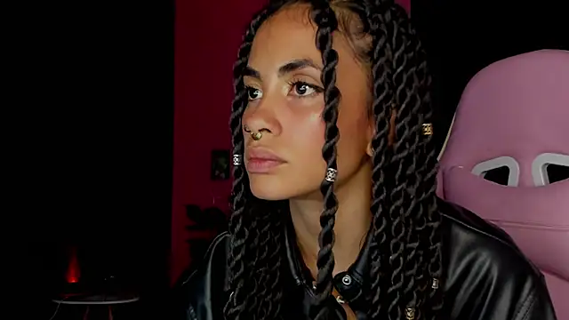 Snapshot of Juanadearco5 chatting on 12.28.24 Juanadearco5 online show from 12.28.24