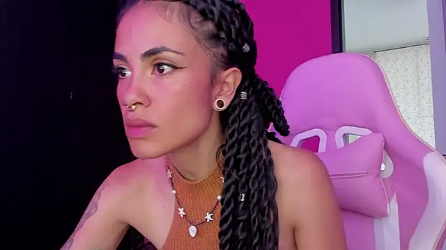 Snapshot of Juanadearco5 chatting on 01.07.25 Juanadearco5 online show from 01.07.25