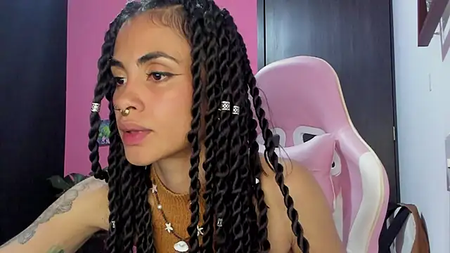 Snapshot of Juanadearco5 chatting on 01.08.25 Juanadearco5 online show from 01.08.25