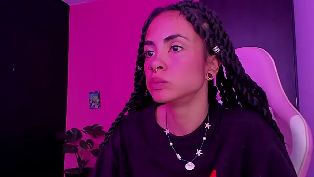 Snapshot of Juanadearco5 chatting on 01.08.25 Juanadearco5 online show from 01.08.25