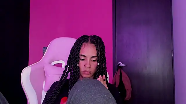 Snapshot of Juanadearco5 chatting on 01.08.25 Juanadearco5 online show from 01.08.25