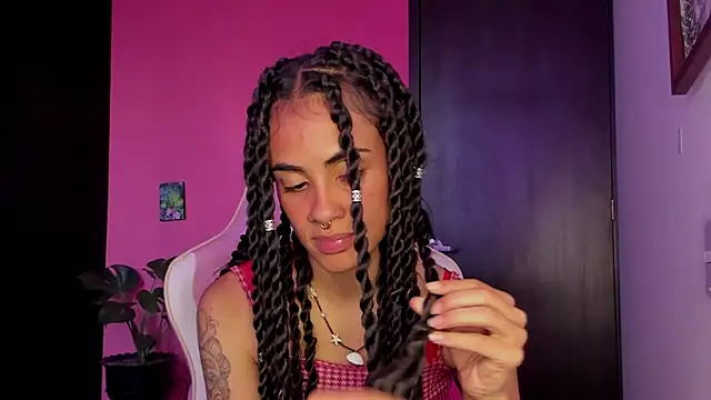 Snapshot of Juanadearco5 chatting on 01.09.25 Juanadearco5 online show from 01.09.25