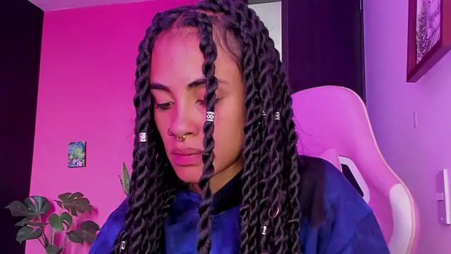 Snapshot of Juanadearco5 chatting on 01.11.25 Juanadearco5 online show from 01.11.25