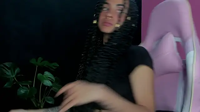 Snapshot of Juanadearco5 chatting on 01.15.25 Juanadearco5 online show from 01.15.25