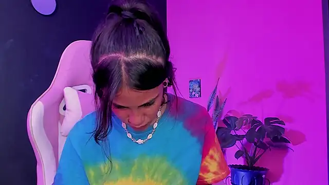 Snapshot of Juanadearco5 chatting on 02.24.25 Juanadearco5 online show from 02.24.25