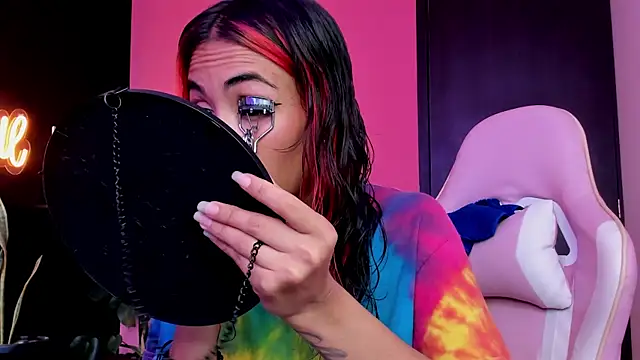 Snapshot of Juanadearco5 chatting on 09.15.25 Juanadearco5 online show from 09.15.25