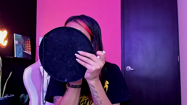 Snapshot of Juanadearco5 chatting on 09.18.25 Juanadearco5 online show from 09.18.25