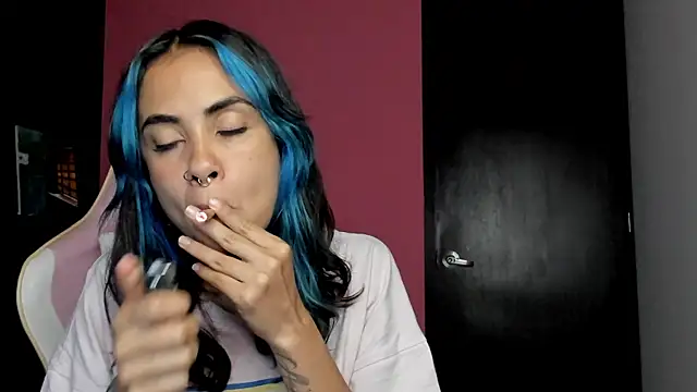 Snapshot of Juanadearco5 chatting on 10.04.25 Juanadearco5 online show from 10.04.25