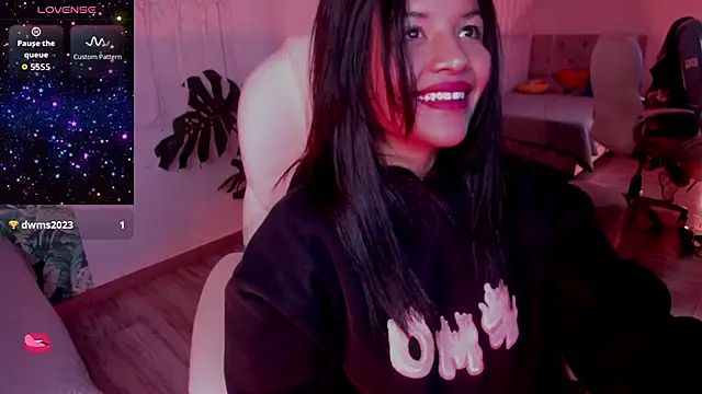 petite molly  online show from 11.28.25