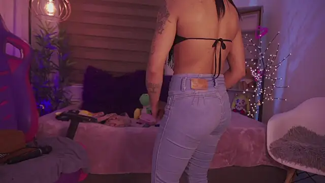 Snapshot of madelyn_rose_ chatting on 10.15.25 madelyn rose online show from 10.15.25