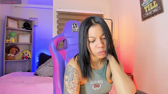 Snapshot of madelyn_rose_ chatting on 11.22.25 madelyn rose online show from 11.22.25