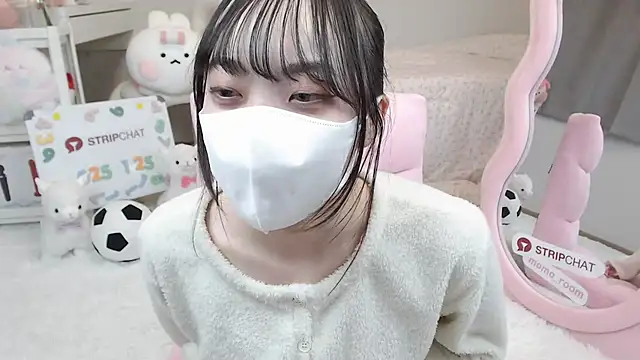 momo room online show from 01.25.25