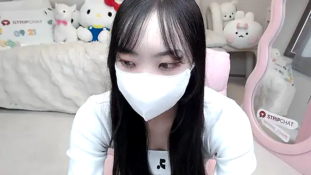 momo room online show from 09.21.25