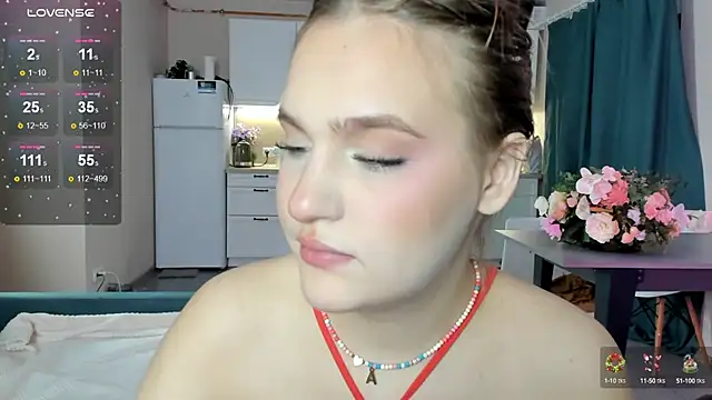 Snapshot of CarolineLovers chatting on 12.12.24 CarolineLovers online show from 12.12.24